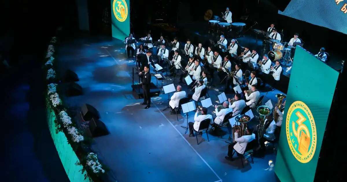 Colman Domingo and Jude Law at amfAR’s Venice Gala