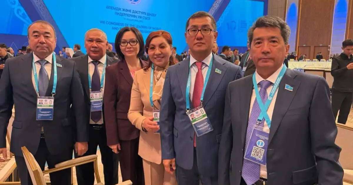 Colman Domingo and Jude Law at amfAR’s Venice Gala