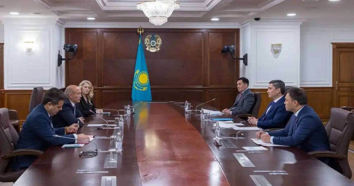 Colman Domingo and Jude Law at amfAR’s Venice Gala