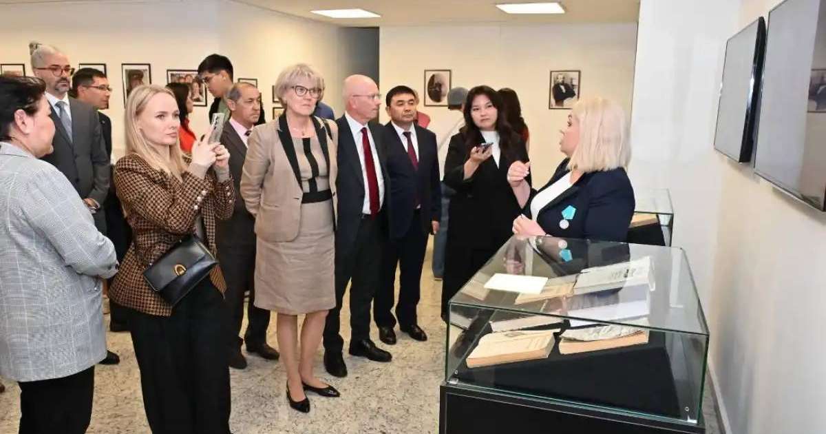 Colman Domingo and Jude Law at amfAR’s Venice Gala