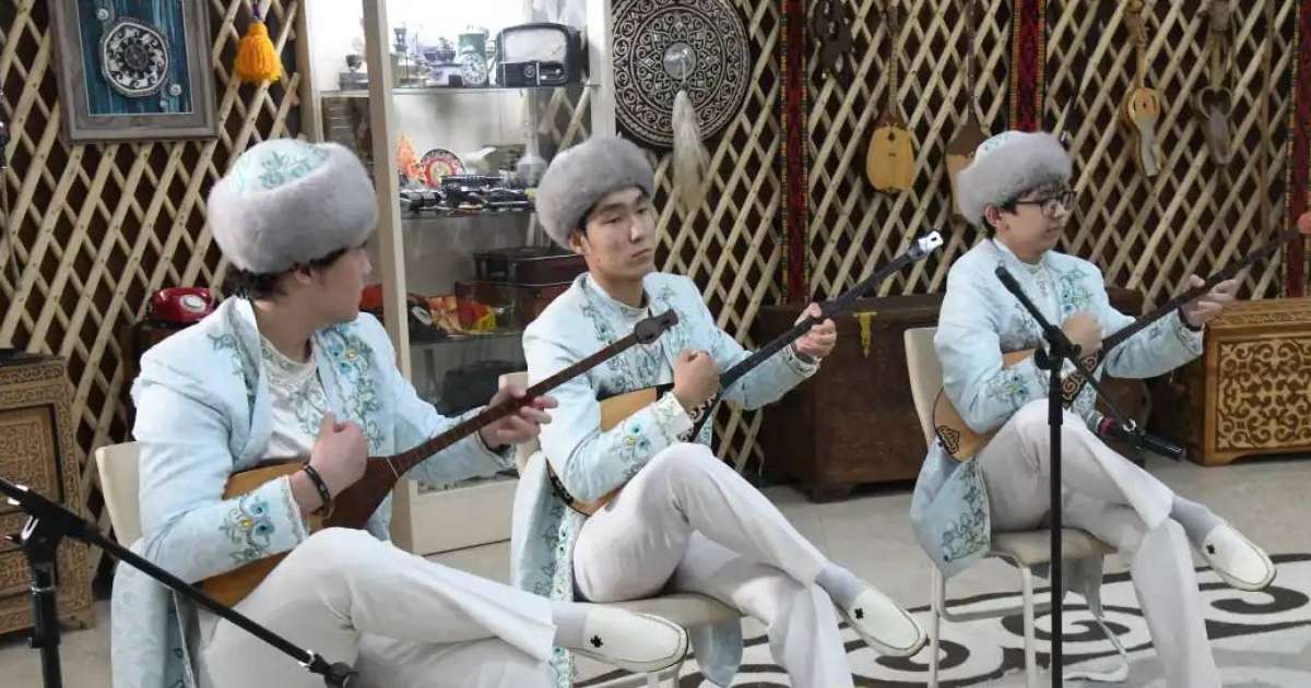 Colman Domingo and Jude Law at amfAR’s Venice Gala