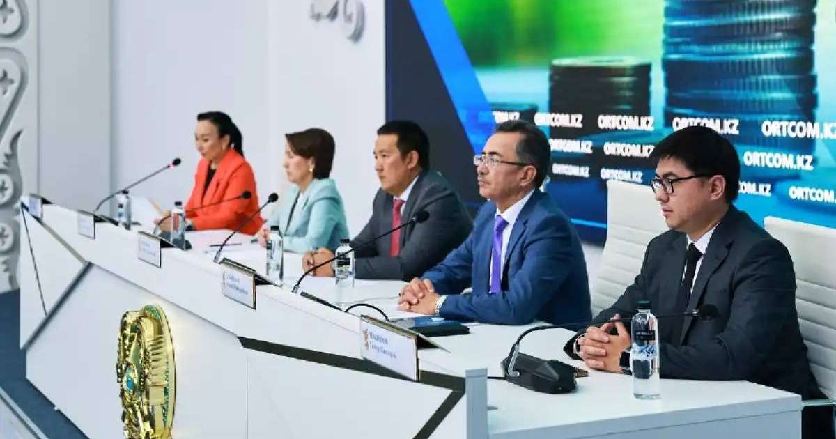 Colman Domingo and Jude Law at amfAR’s Venice Gala