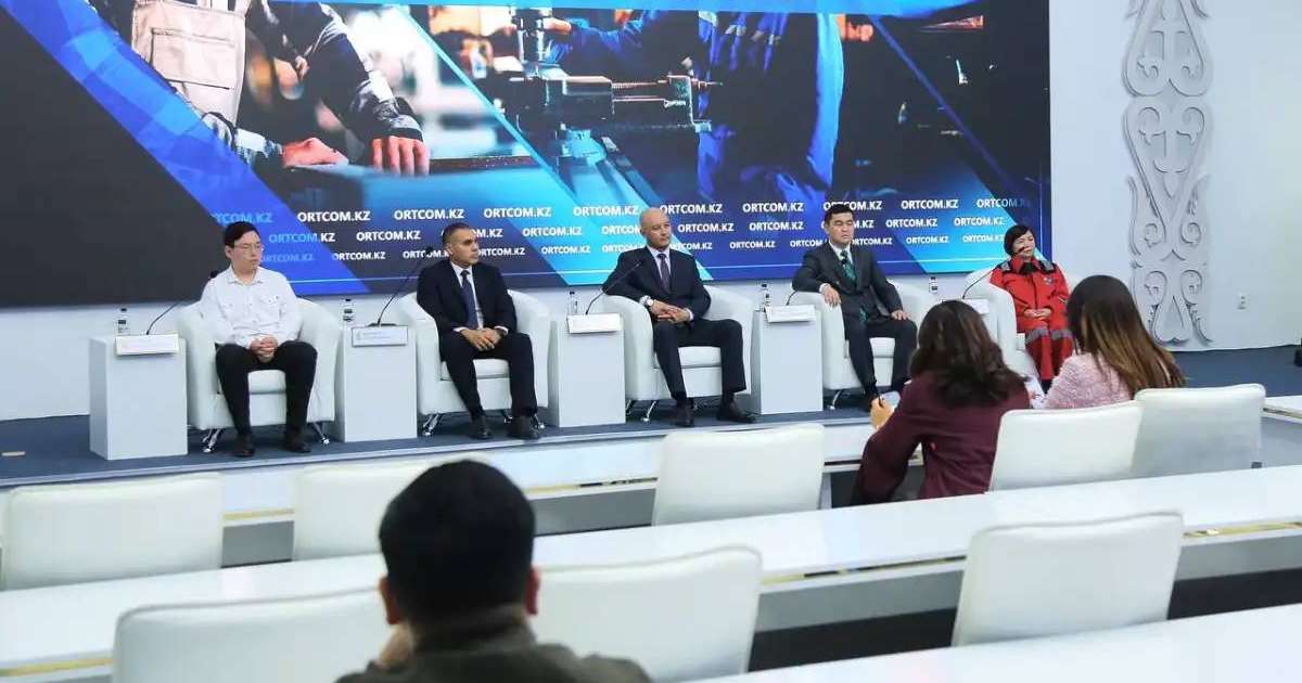 Colman Domingo and Jude Law at amfAR’s Venice Gala