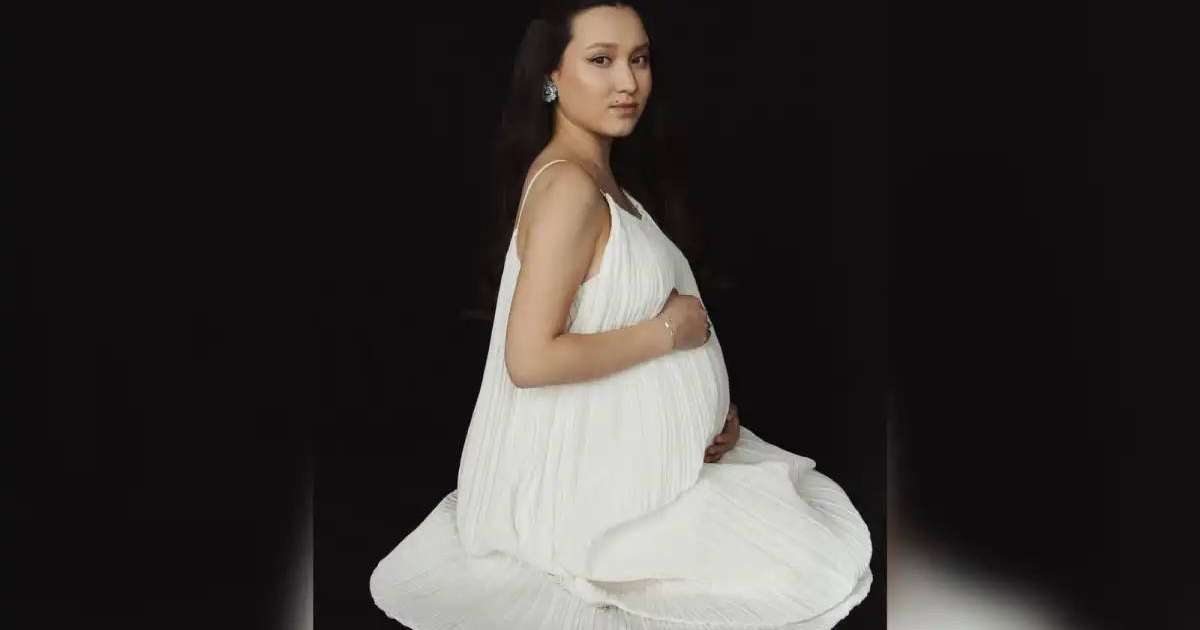 Танымал шахматшы Жансая Әбдімәлік сәби сүйді