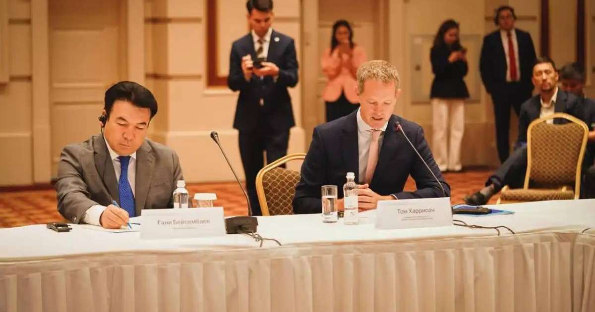 Colman Domingo and Jude Law at amfAR’s Venice Gala
