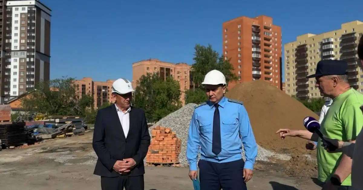 Colman Domingo and Jude Law at amfAR’s Venice Gala