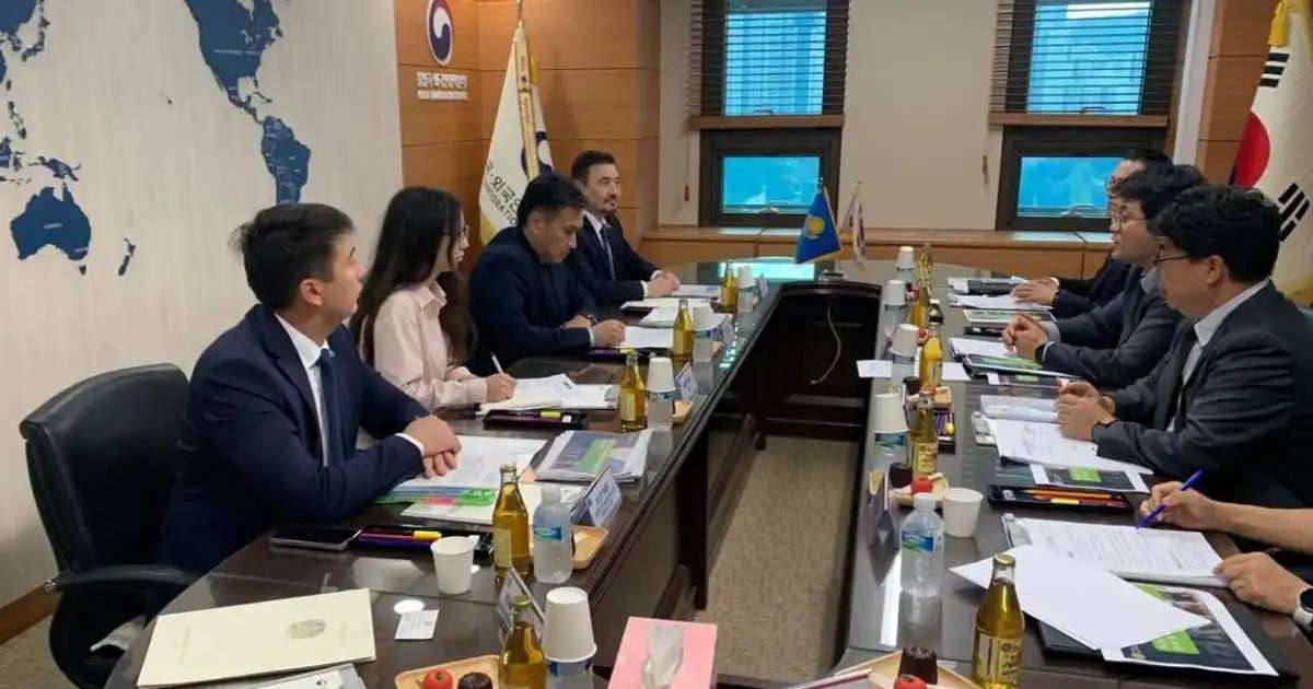 Colman Domingo and Jude Law at amfAR’s Venice Gala