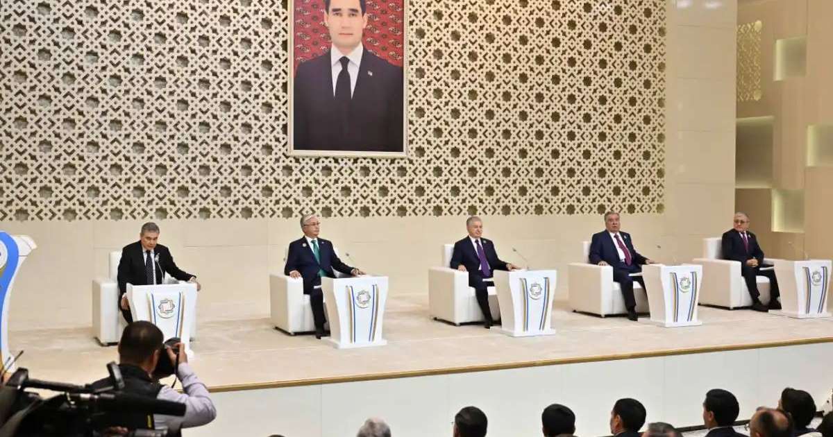 Colman Domingo and Jude Law at amfAR’s Venice Gala