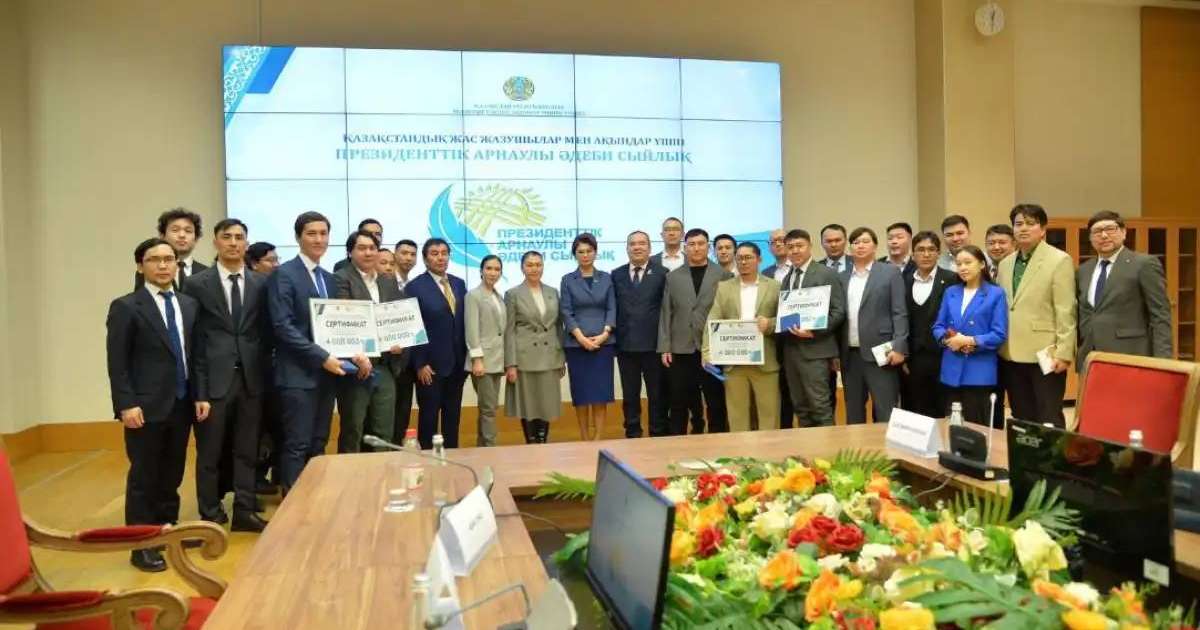 Colman Domingo and Jude Law at amfAR’s Venice Gala