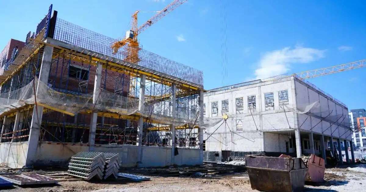 Colman Domingo and Jude Law at amfAR’s Venice Gala