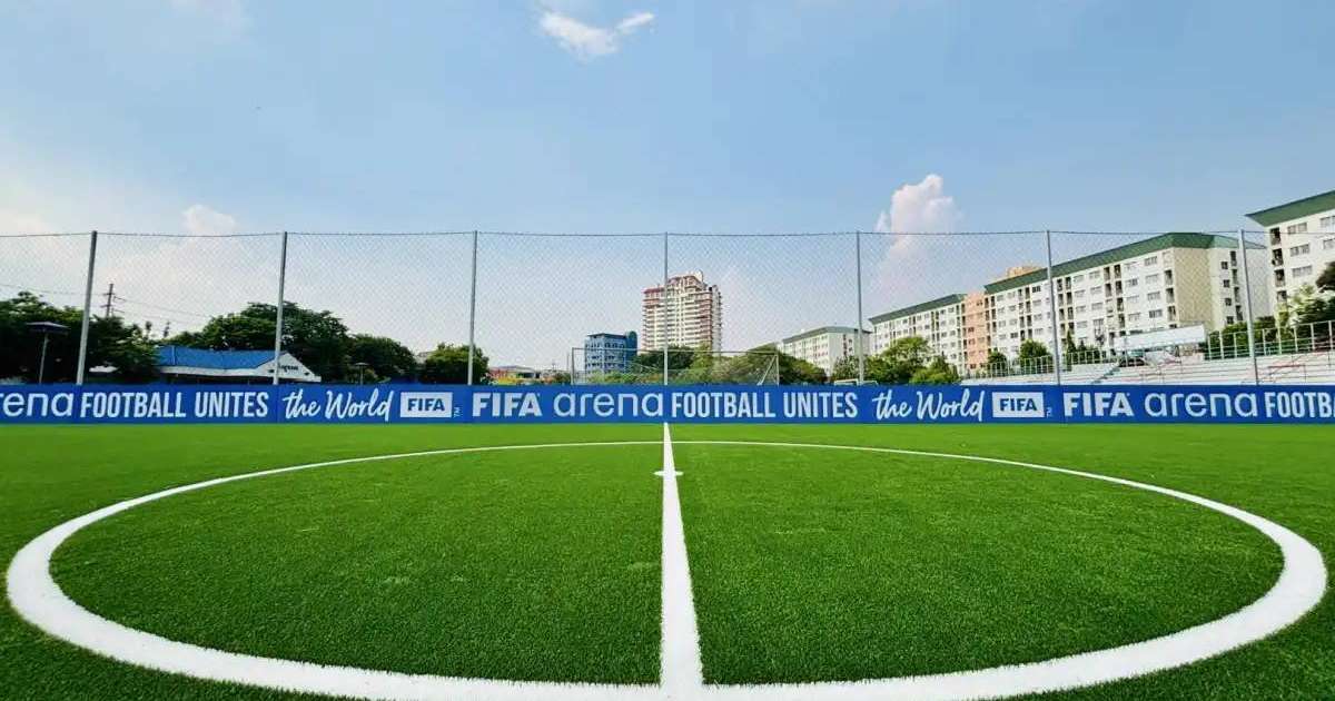 ФИФА Қазақстанға 100 жаңа шағын футбол алаңын салады