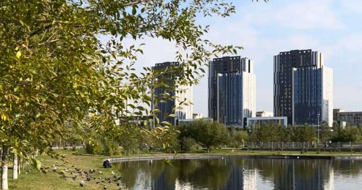 Colman Domingo and Jude Law at amfAR’s Venice Gala