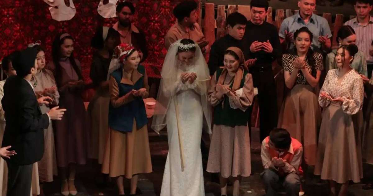 Colman Domingo and Jude Law at amfAR’s Venice Gala