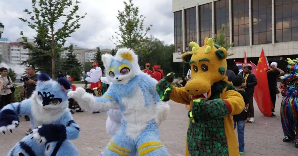 Colman Domingo and Jude Law at amfAR’s Venice Gala