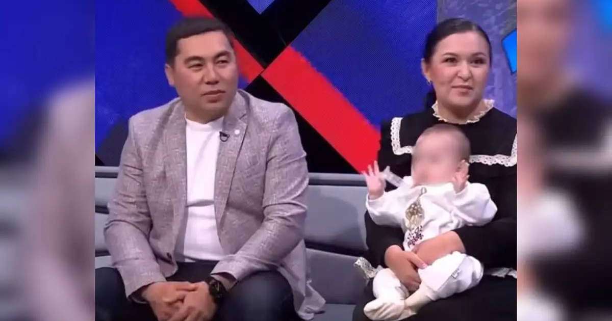 Жас сиськи порно Порно лесбиянки жас бірінші анал