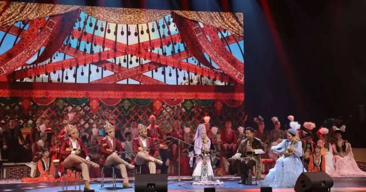 Colman Domingo and Jude Law at amfAR’s Venice Gala