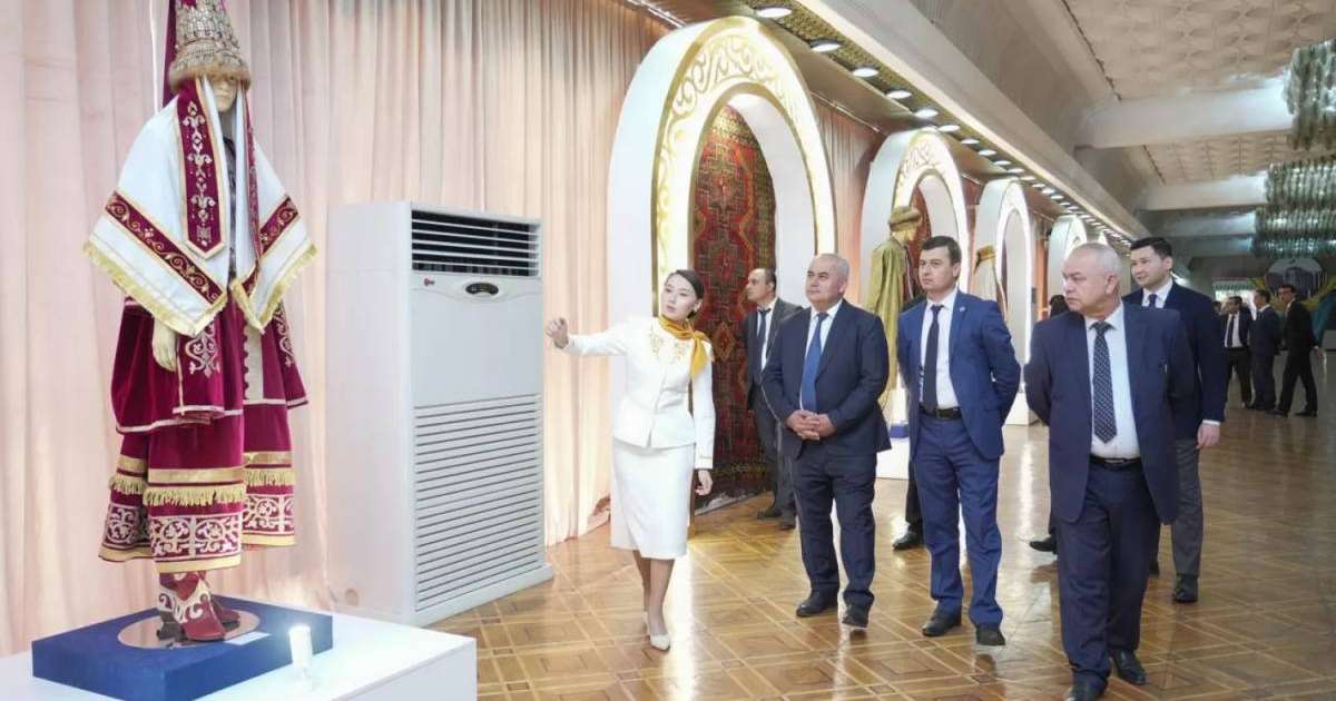 Colman Domingo and Jude Law at amfAR’s Venice Gala