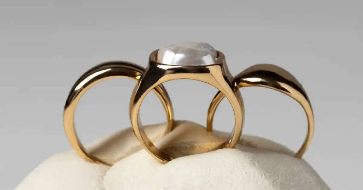 Қосшыда қарызынан құтылмақ болған әйел енесінің алтын жүзігін ұрлаған