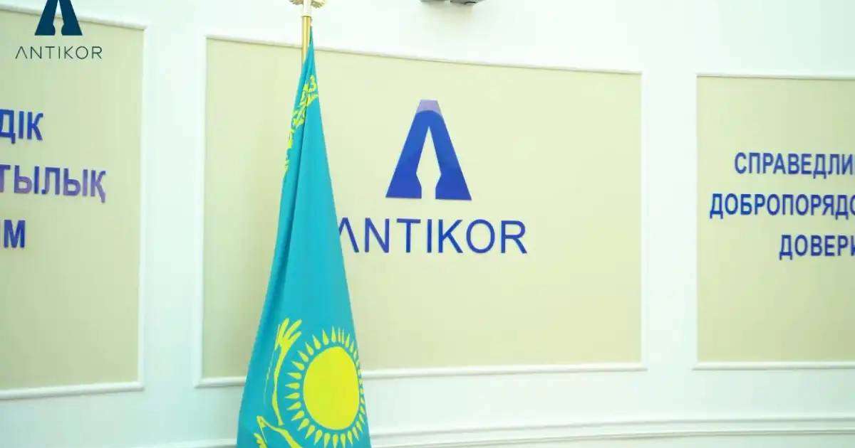 «Заң мен тәртіп» апталығы: Түлектер Сыбайлас жемқорлыққа қарсы қызмет қатарын толықтырды