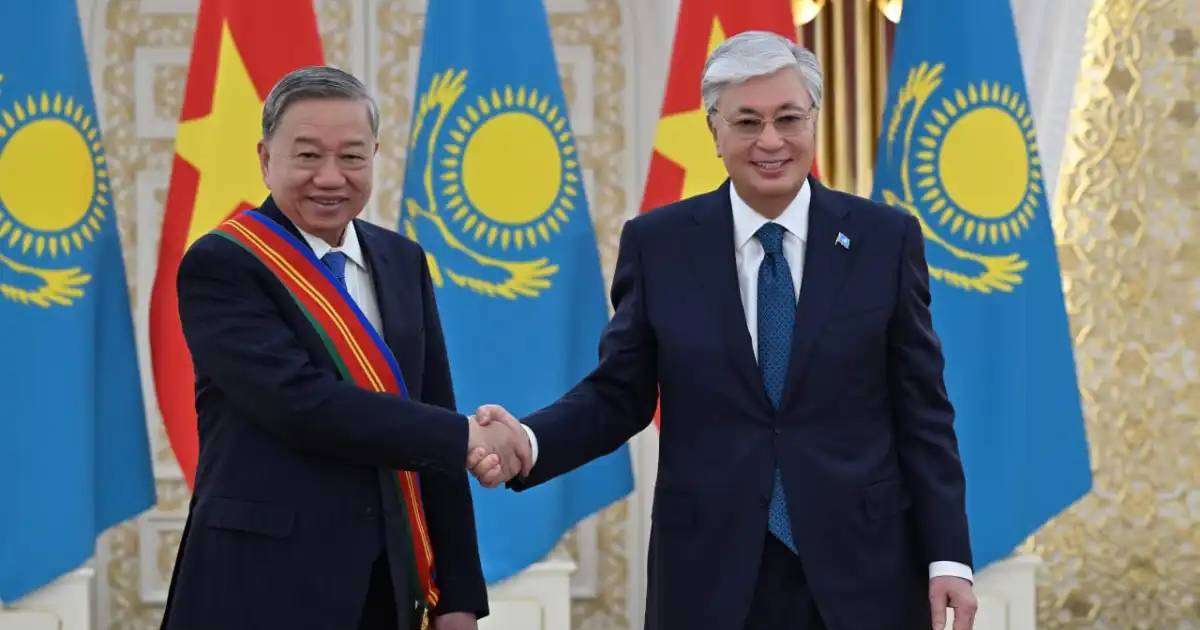 Colman Domingo and Jude Law at amfAR’s Venice Gala