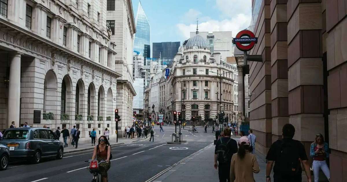 Енді елімізден Ұлыбританияға жұмыс істеуге барған қазақстандықтардың құқықтары қорғалады