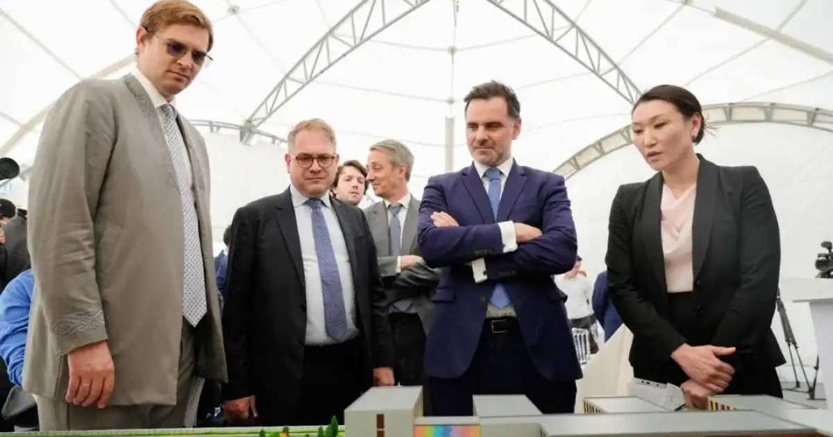 Colman Domingo and Jude Law at amfAR’s Venice Gala