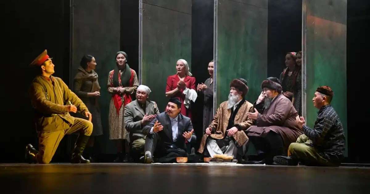 Colman Domingo and Jude Law at amfAR’s Venice Gala