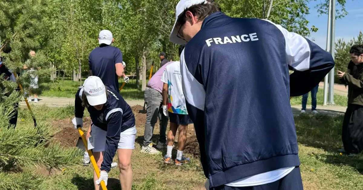 Colman Domingo and Jude Law at amfAR’s Venice Gala