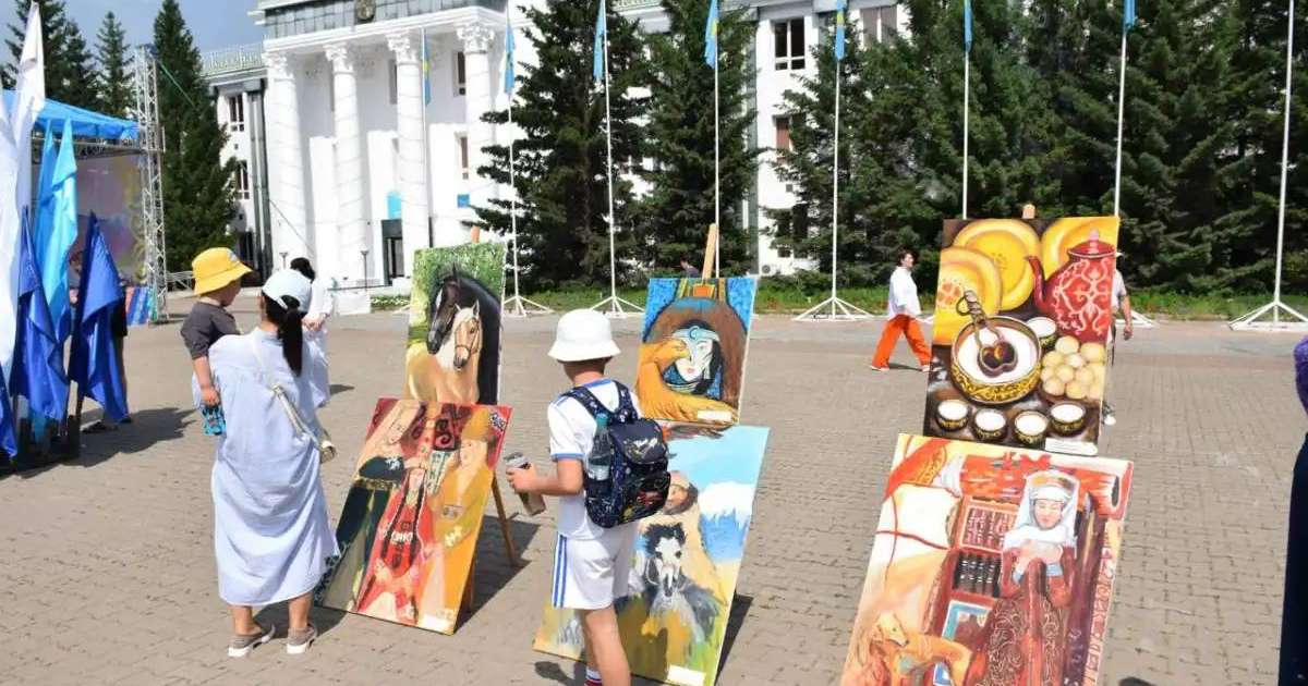 Colman Domingo and Jude Law at amfAR’s Venice Gala