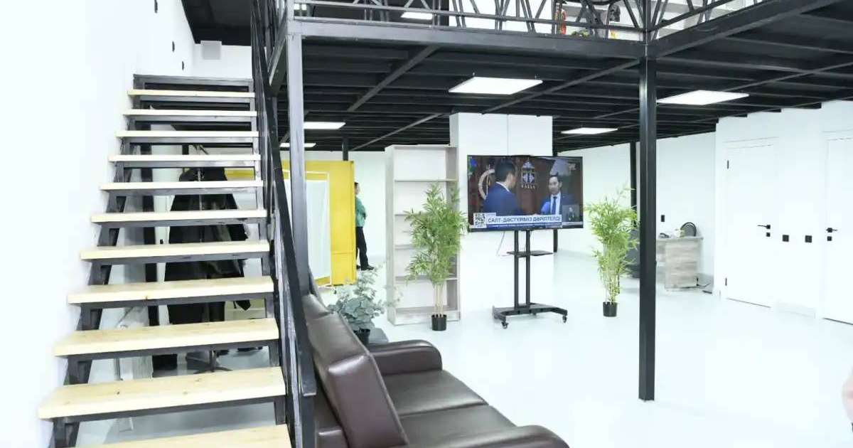 Colman Domingo and Jude Law at amfAR’s Venice Gala