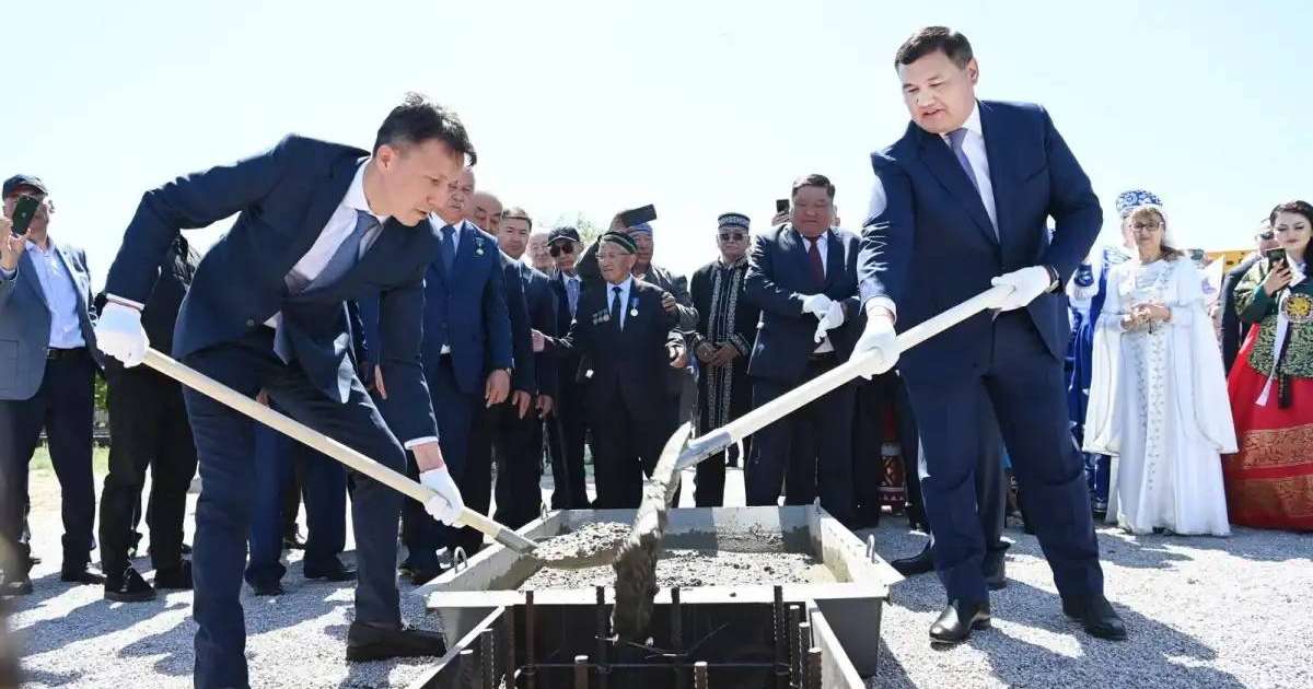 Colman Domingo and Jude Law at amfAR’s Venice Gala