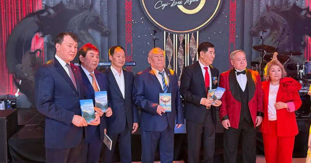 Colman Domingo and Jude Law at amfAR’s Venice Gala