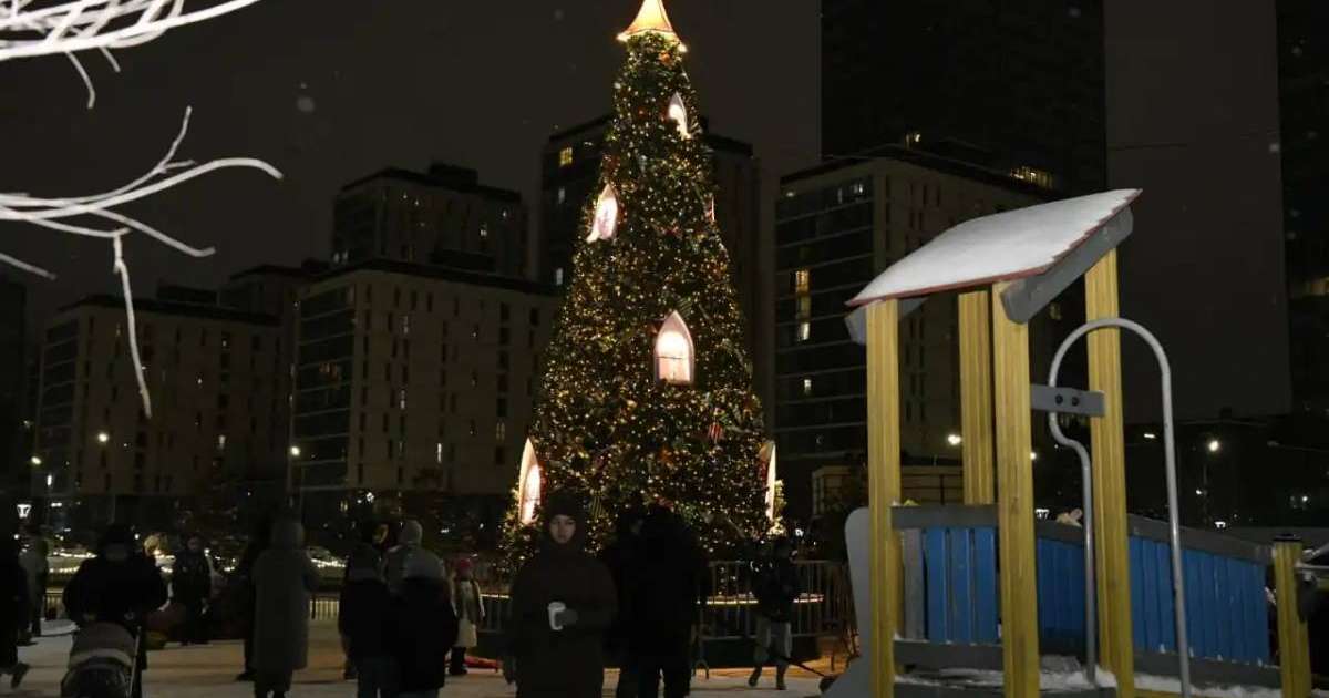 Мұз айдыны, сырғанақ: Астананың «Нұра» ауданында жаңа қоғамдық кеңістік ашылды