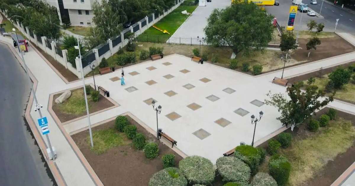 Colman Domingo and Jude Law at amfAR’s Venice Gala