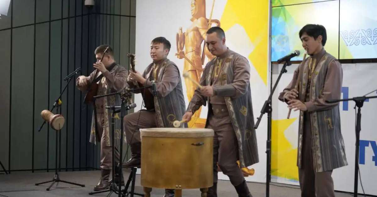 Colman Domingo and Jude Law at amfAR’s Venice Gala
