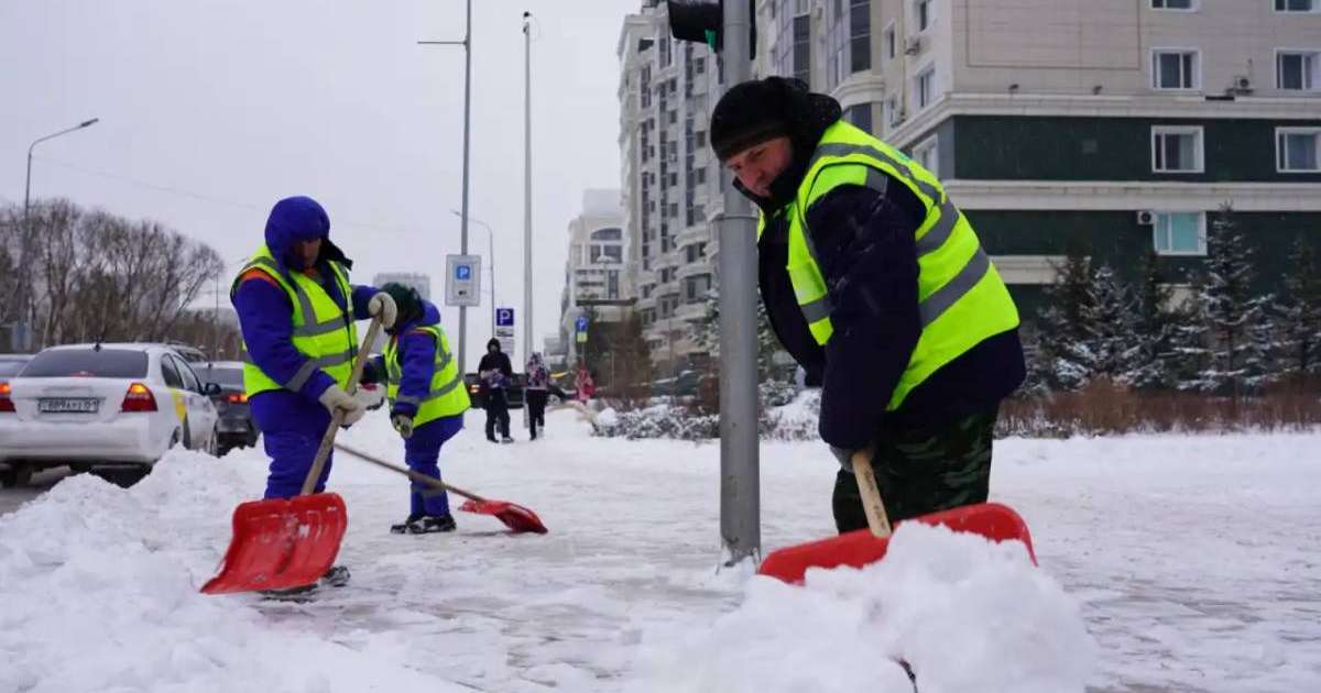 Елордадан бір түнде 10 мың текше метр қар шығарылды