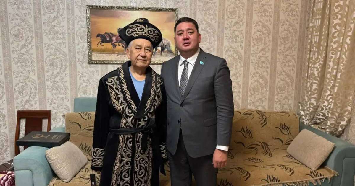 Ерлан Каналимов мәслихаттың II және III шақырылымдарының депутатын мерейтойымен құттықтады