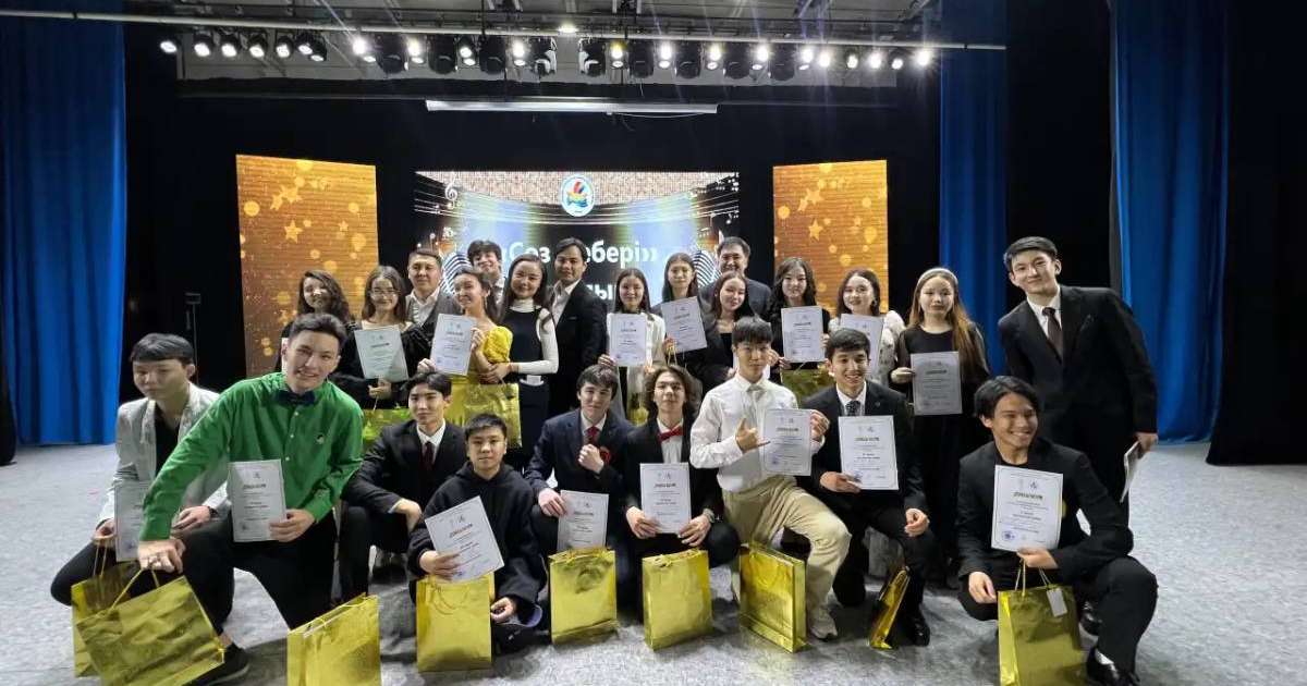 Colman Domingo and Jude Law at amfAR’s Venice Gala