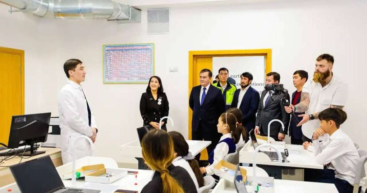 Colman Domingo and Jude Law at amfAR’s Venice Gala
