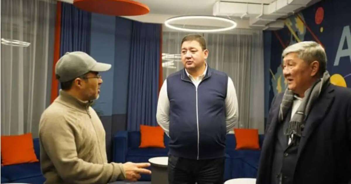 Colman Domingo and Jude Law at amfAR’s Venice Gala