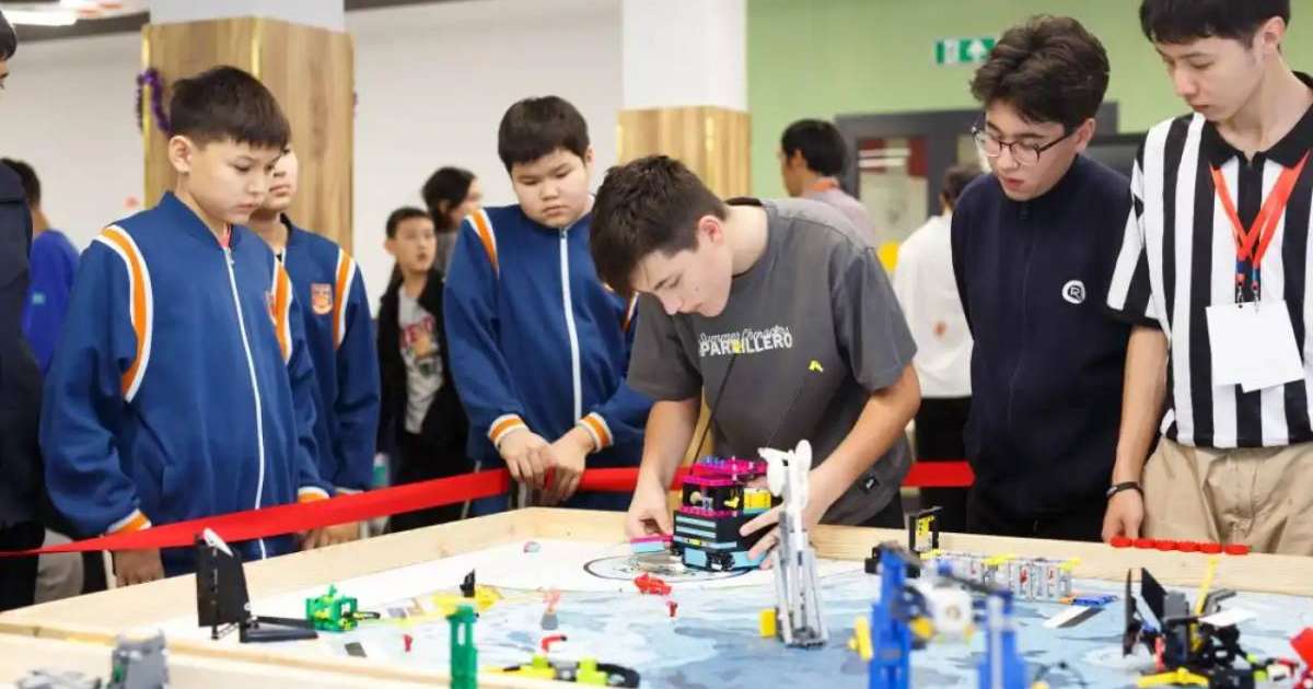 Colman Domingo and Jude Law at amfAR’s Venice Gala