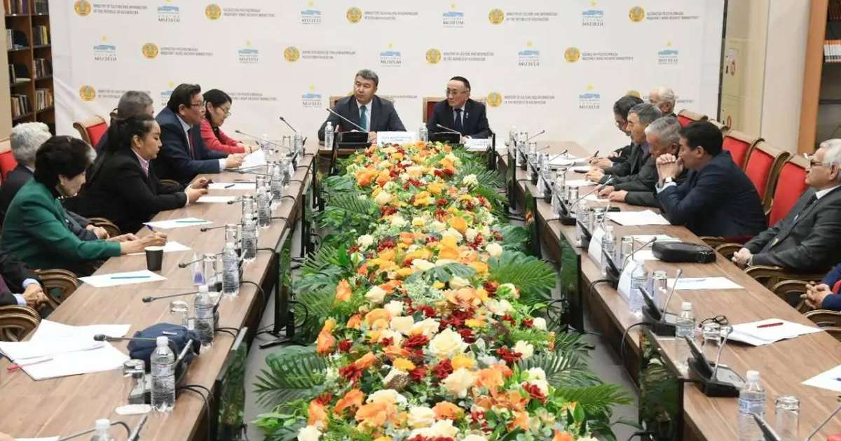 Colman Domingo and Jude Law at amfAR’s Venice Gala