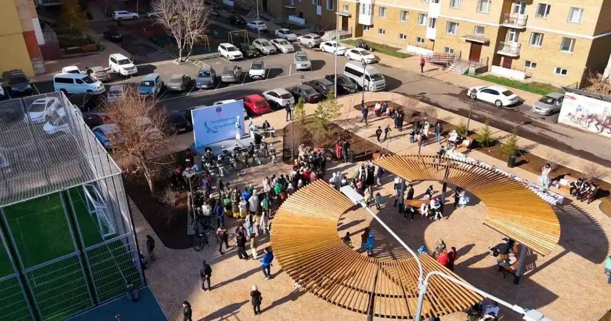 Colman Domingo and Jude Law at amfAR’s Venice Gala