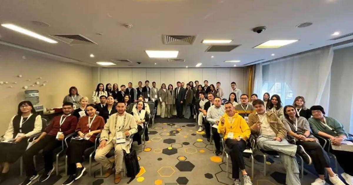 Colman Domingo and Jude Law at amfAR’s Venice Gala