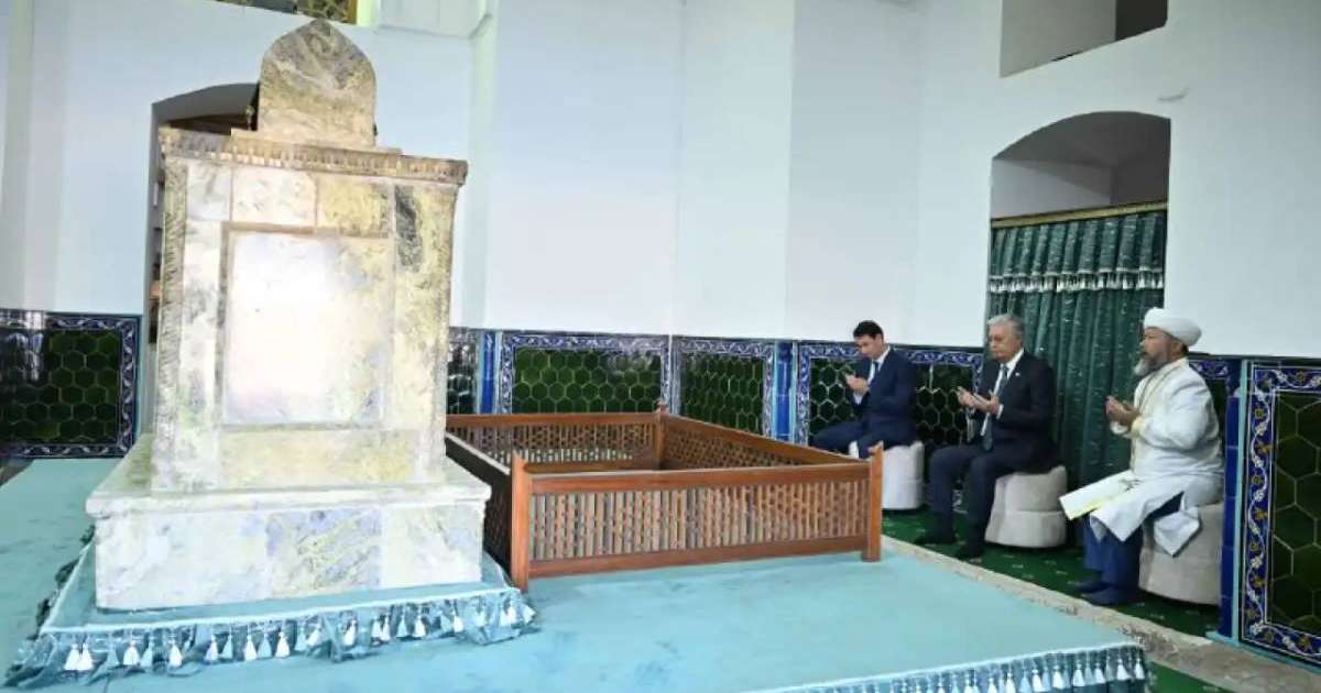 Colman Domingo and Jude Law at amfAR’s Venice Gala