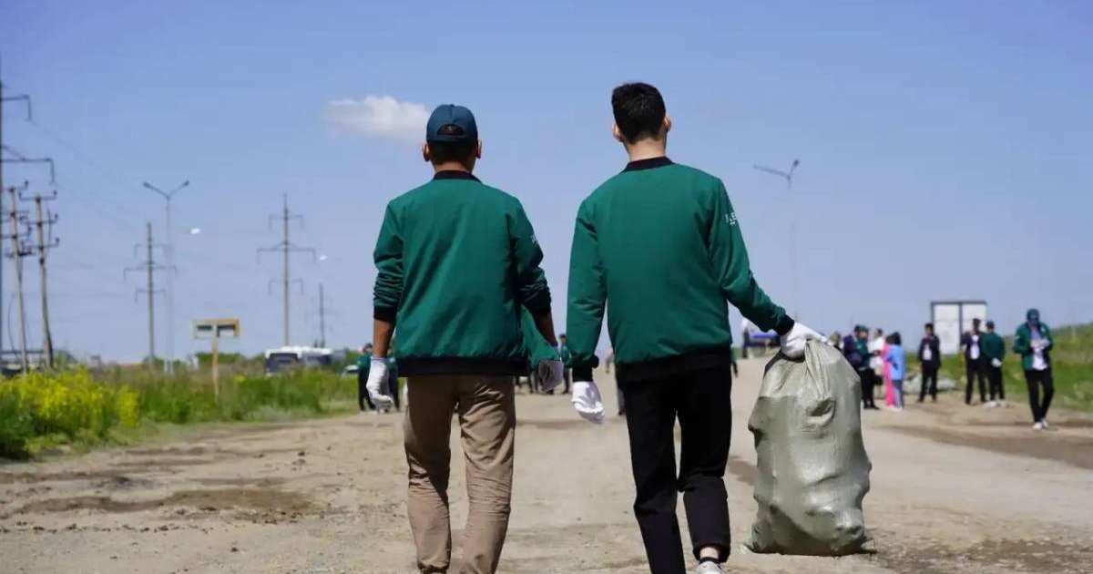 Colman Domingo and Jude Law at amfAR’s Venice Gala