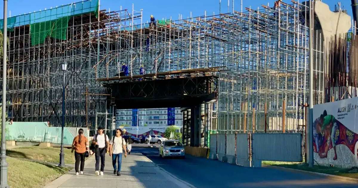 Colman Domingo and Jude Law at amfAR’s Venice Gala