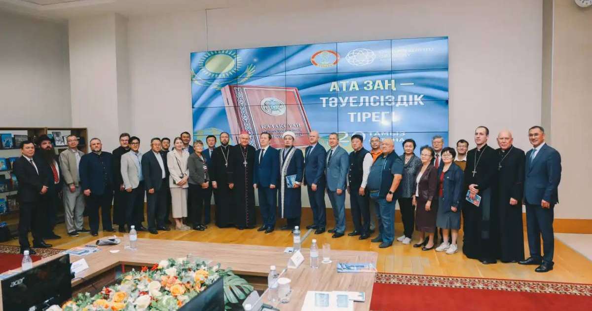 Colman Domingo and Jude Law at amfAR’s Venice Gala