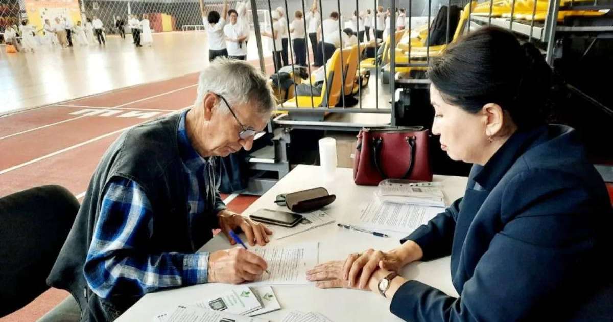 Colman Domingo and Jude Law at amfAR’s Venice Gala