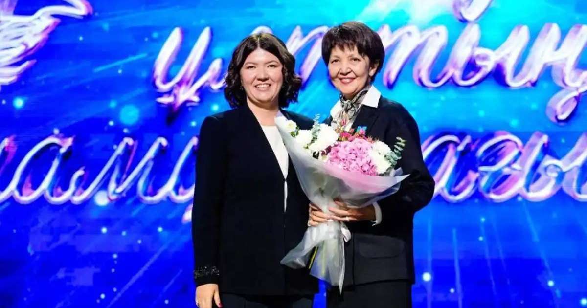 Астанада білім саласына үлес қосып жүрген педагогтер марапатталды